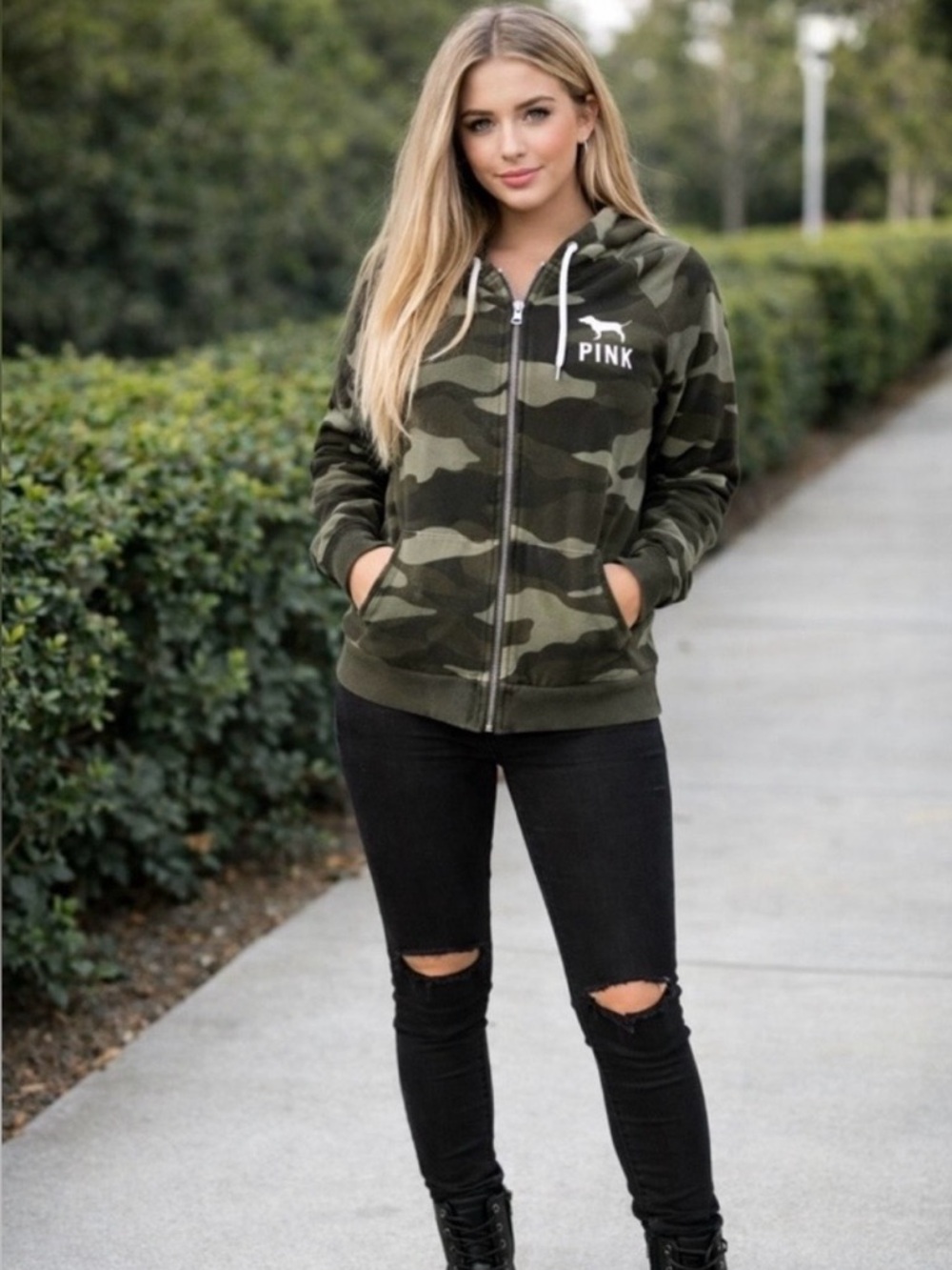 💚🤎 Victoria’s Secret “ PINK” Full-Zip Perfect Fit Camo Hoodie 🤎💚